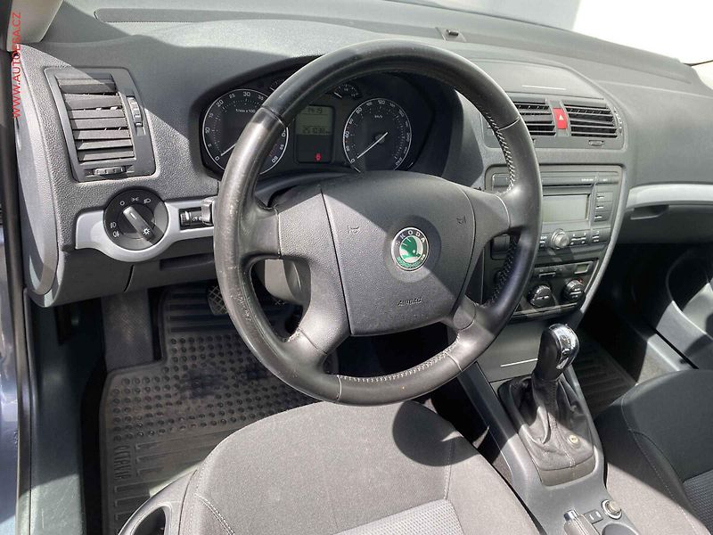 Škoda Octavia (2007) 1.9TDi, AAC, tempo - fotka 12 z 16