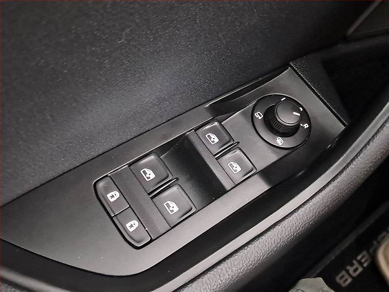 Škoda Superb (2018) 2.0 TDI, Automat, Bi-Xenony - fotka 17 z 18