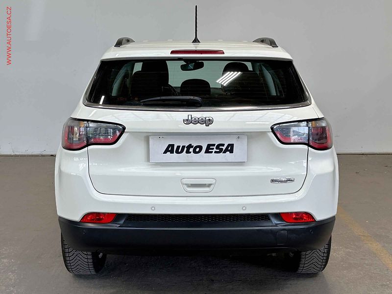 Jeep Compass (2018) 1.4T, ČR, Longitude - fotka 5 z 14