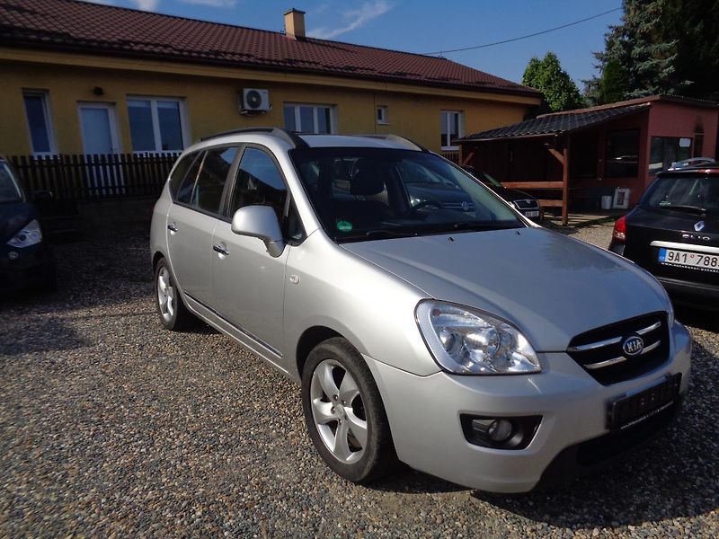 Kia Carens 2,0 - fotka 2 z 20