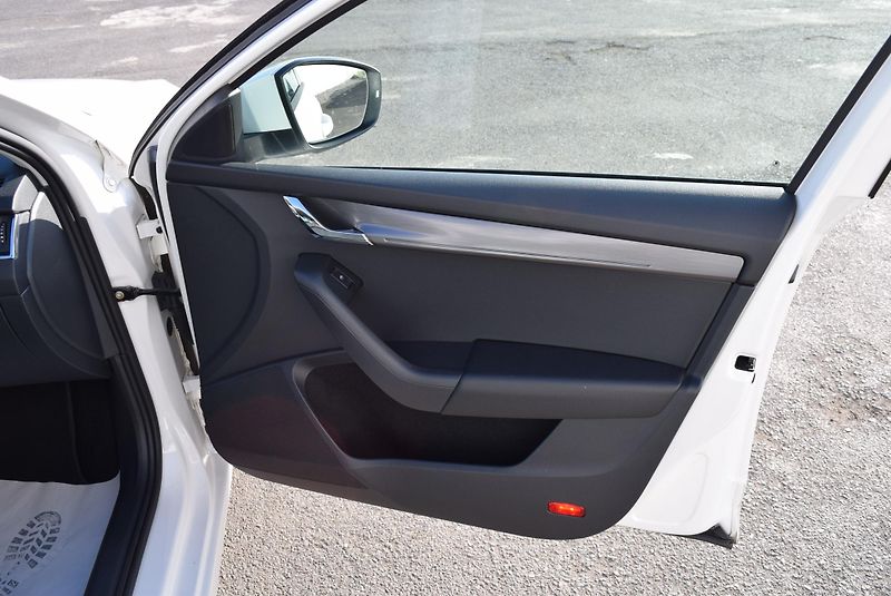 Škoda Octavia (2020) 1.5TSI 110kwSTYLE FULL LED NAV - fotka 41 z 48