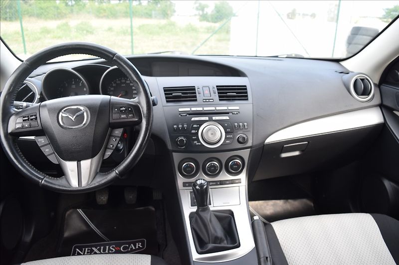 Mazda 3 1,6 i 77KW VÝHŘEV NOVÁ STK - fotka 28 z 47