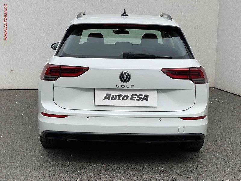 Volkswagen Golf (2022) 2.0 TDi, ČR, Life, LED - fotka 5 z 19