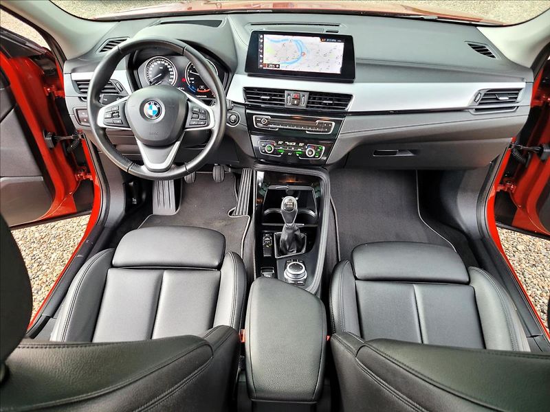 BMW X2 18i ,led,navi,kůže,výhřev - fotka 18 z 47