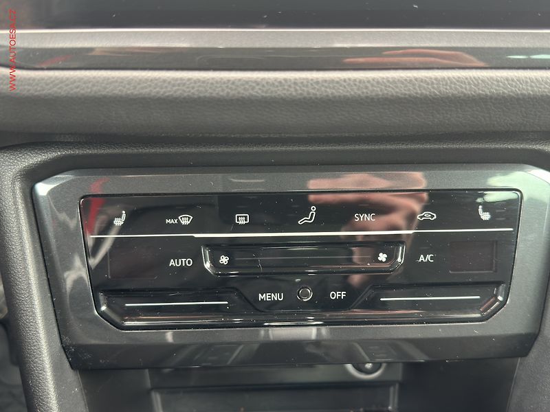 Volkswagen Tiguan (2021) 2.0 TDi 4x4, DSG, LED, kamera - fotka 16 z 21