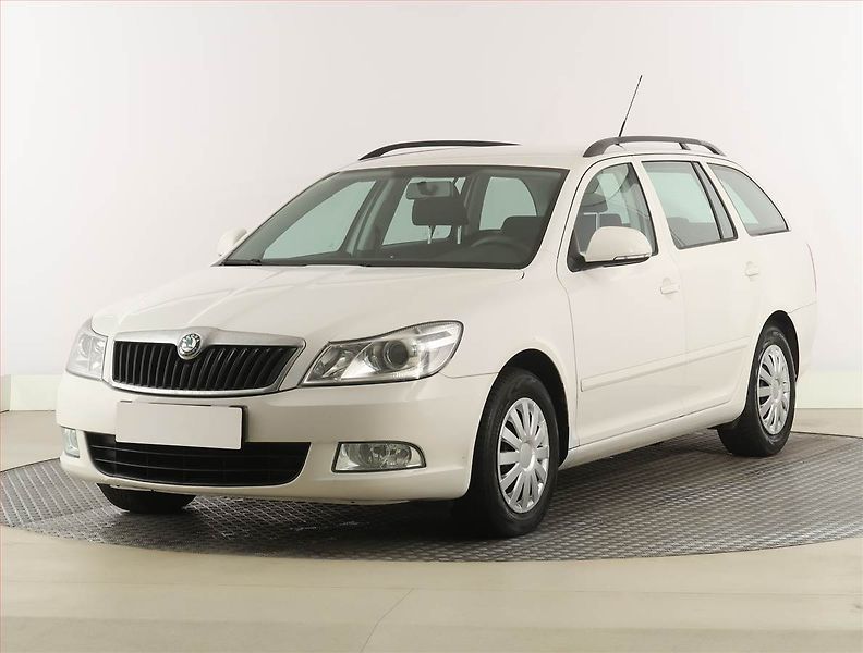 Škoda Octavia (2010) 1.6 TDI - fotka 2 z 14