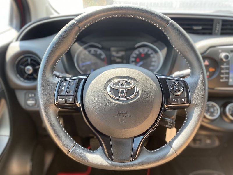 Toyota Yaris 1.5i, ČR, Trend, 2xKola - fotka 12 z 29