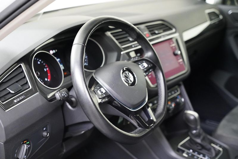 Volkswagen Tiguan - fotka 14 z 25