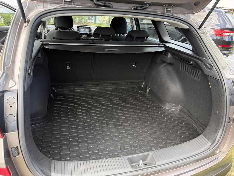Hyundai i30 (2021) 1.0 t-gdi 88 kW / manual  - fotka 11 z 19