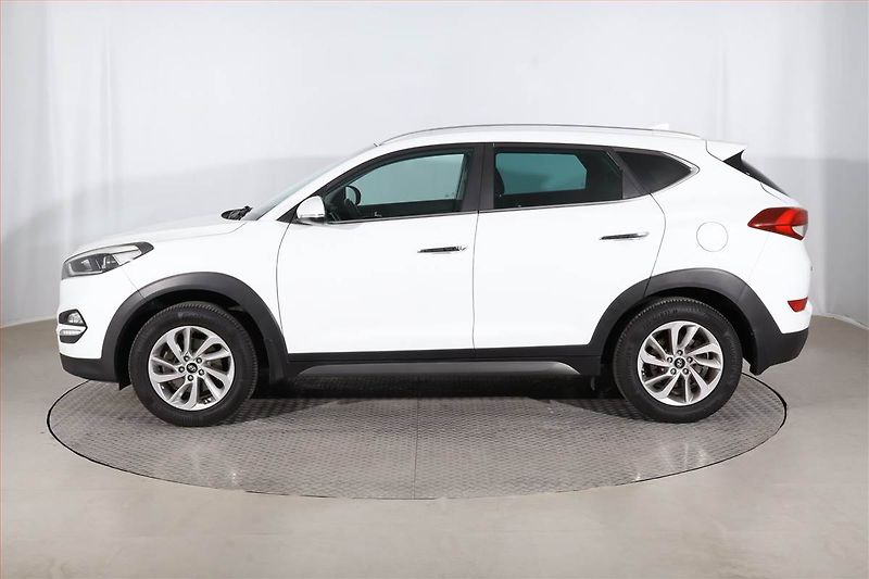 Hyundai Tucson (2017) Style 1.6 GDI, Serv.kniha - fotka 3 z 25