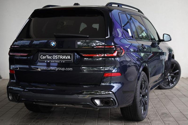 BMW X7 xDrive40d - fotka 3 z 21