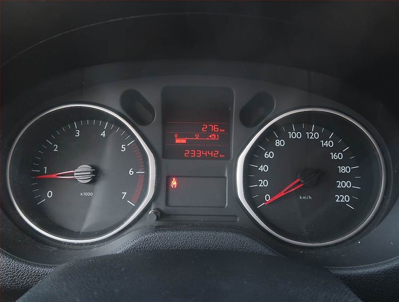Citroën C-Elysée (2013) Exclusive 1.6 HDi, udržované - fotka 11 z 18