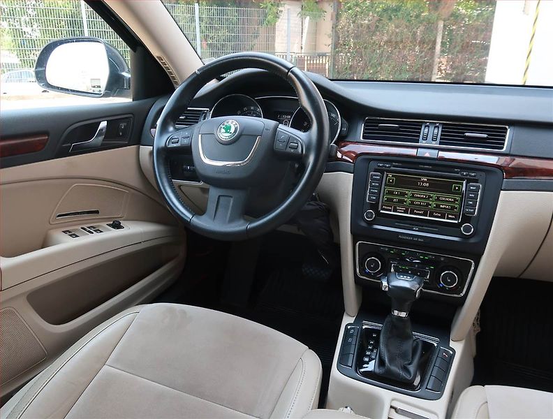Škoda Superb (2012) 2.0 TDI, Automat, Navi, Xenony - fotka 7 z 22