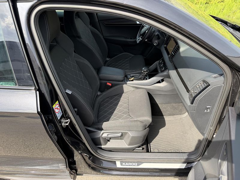 Škoda Karoq SPORT LINE 1,5TSi navi závěs  - fotka 18 z 22