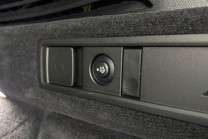 BMW X5 xDrive40d - fotka 12 z 28