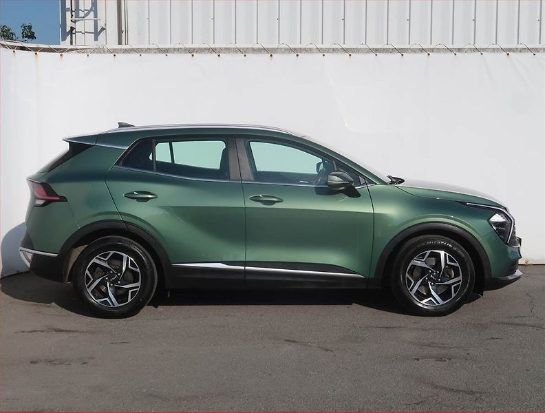 Kia Sportage (2022) 1.6 T-GDI - fotka 6 z 20