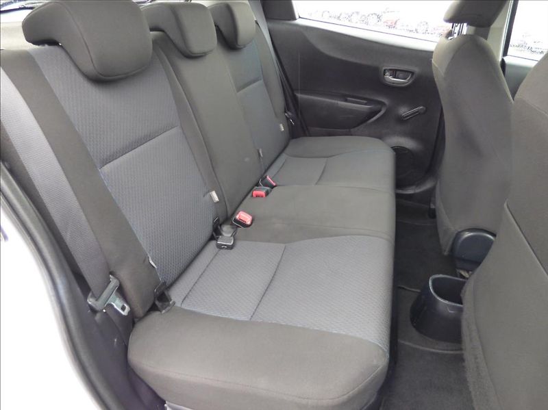 Toyota Yaris 1,5 Hybrid, Digi Klima, servis - fotka 44 z 60