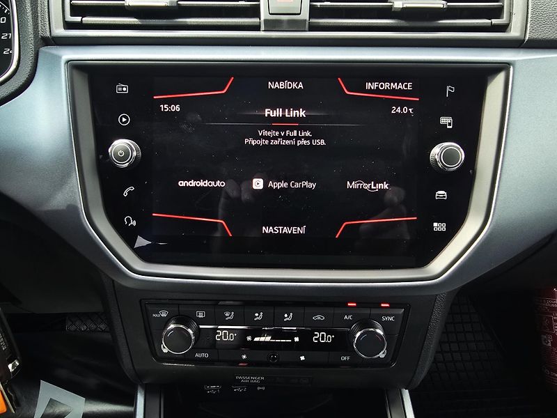 Seat Arona DSG TSI FULL LED NAVI 1Majitel - fotka 26 z 32