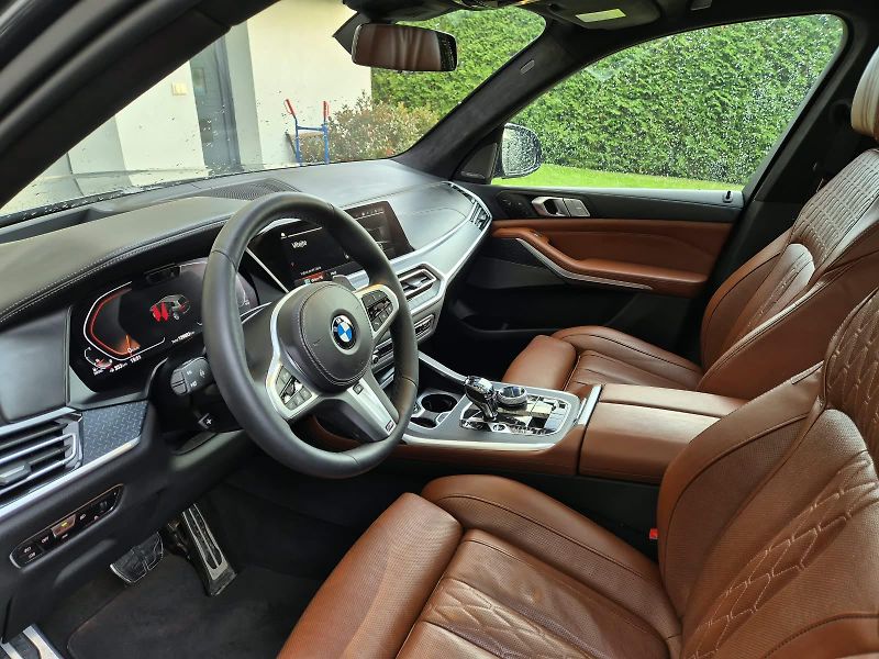 BMW X7 (2021) 40d Xdrive   REZERVACE - fotka 18 z 29