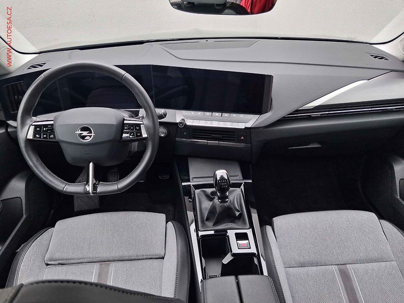 Opel Astra (2023) 1.5 CDTi Sports-Tourer, LED - fotka 8 z 19