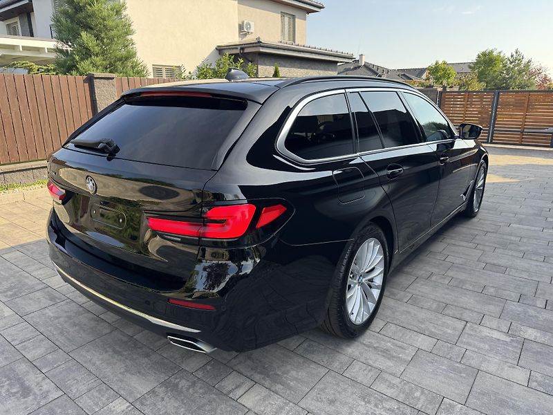 BMW Řada 5 (2023) 520xd, Luxury Line, Panorama - fotka 5 z 48
