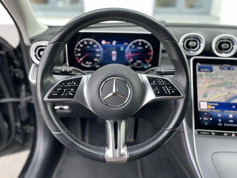 Mercedes-Benz Třídy C 220d 4Matic - fotka 20 z 35