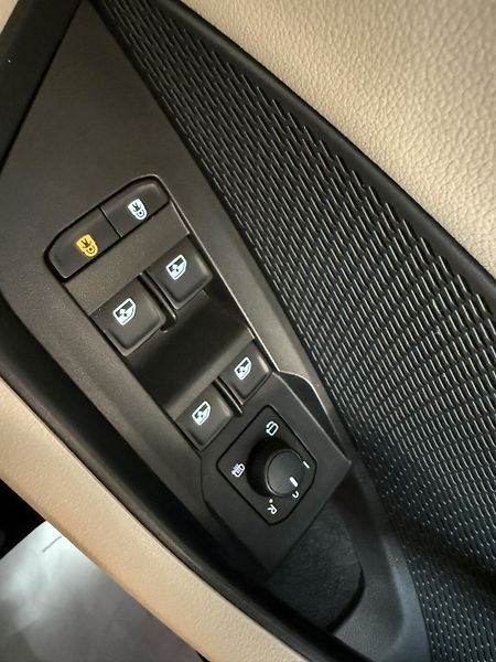 Škoda Octavia 2.0 TDI 110kW DSG Style Combi - fotka 15 z 21