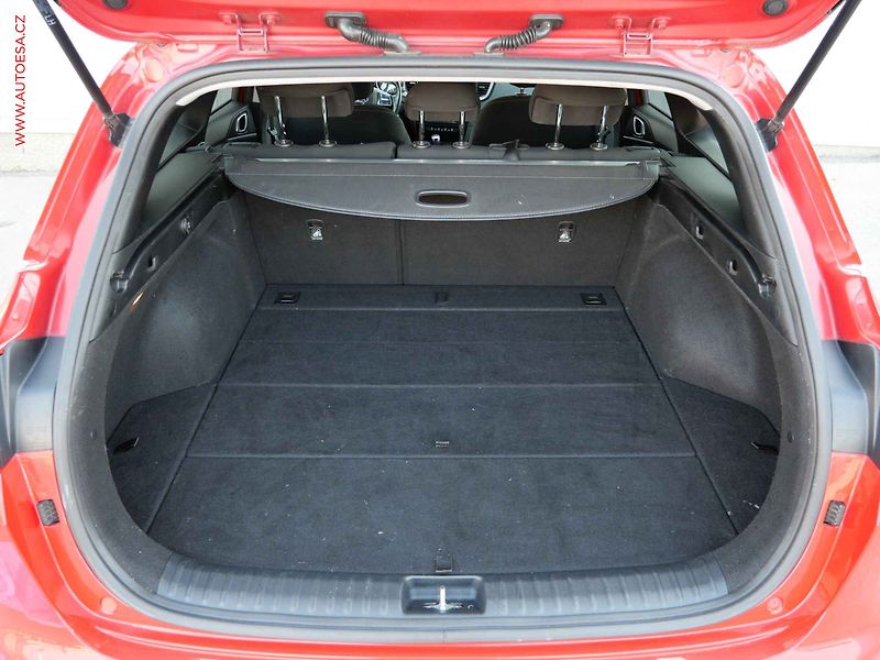 Kia Ceed (2020) 1.4 T-GDi, 2.maj,ČR, LED - fotka 7 z 23
