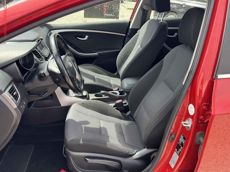 Hyundai i30 (2016) 1.6CRDI, STK7/28 - fotka 9 z 18