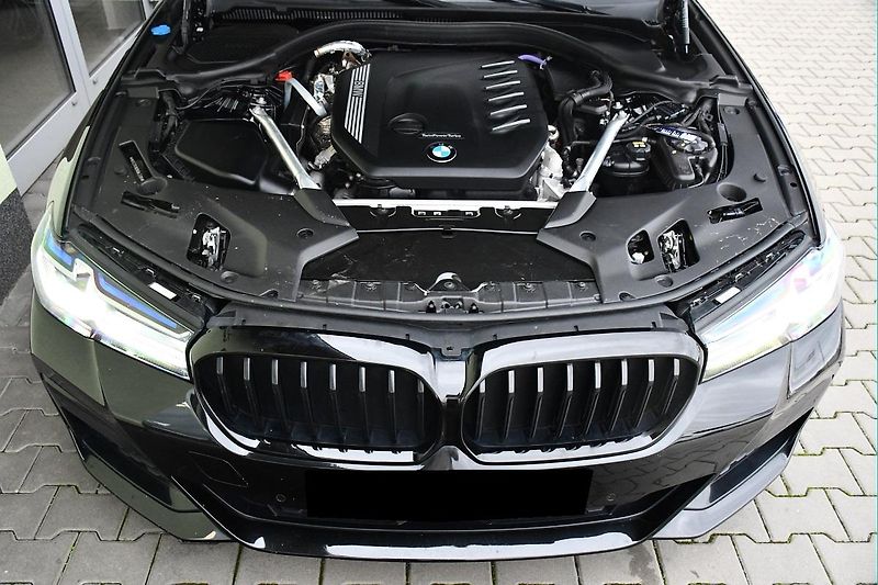 BMW Řada 5 530d xD M-SPORT LASER  - fotka 45 z 46