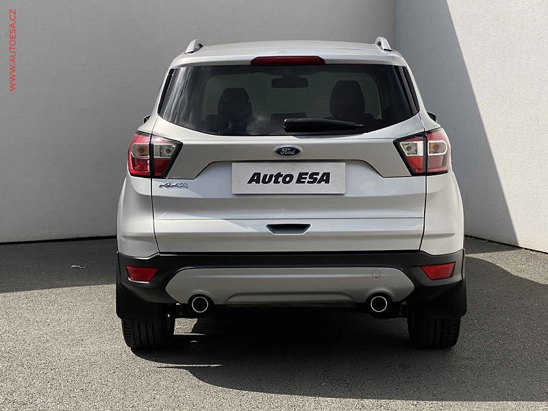 Ford Kuga (2017) 2.0TDCi 4x4, ČR, Titanium, AT - fotka 5 z 18