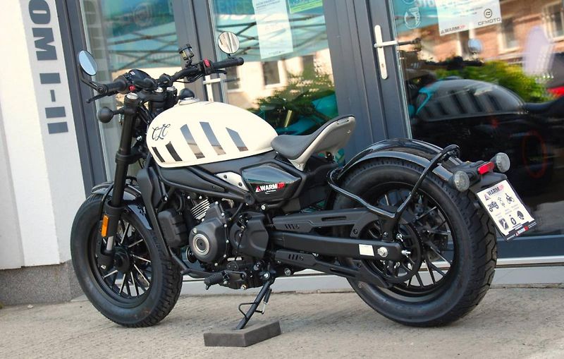 CFMOTO (2026) 450CL-C Bobber WHITE - fotka 6 z 25