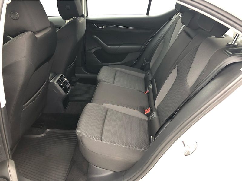 Škoda Octavia 2,0TDi 85kW AMBITION PLUS - fotka 12 z 28