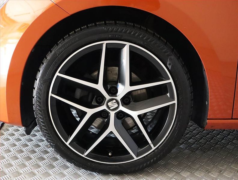 Seat Leon (2019) 1.5 TSI, Kůže, Tempomat - fotka 15 z 22