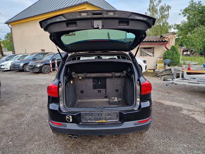 Volkswagen Tiguan 2,0TDI 4x4 LIFE NAVI TZ - fotka 9 z 19