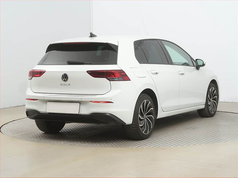 Volkswagen Golf (2022) 2.0 TDI, ČR,1.maj, Tempomat - fotka 5 z 17