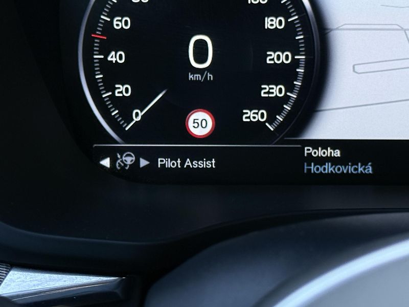 Volvo XC60 B4 AWD INSCRIP. // nezáv. top. - fotka 33 z 48