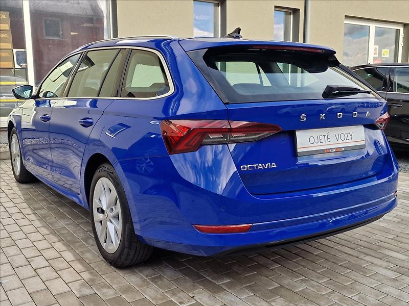 Škoda Octavia 2.0 TDI Style Combi,ČR,1.Maj. - fotka 8 z 49