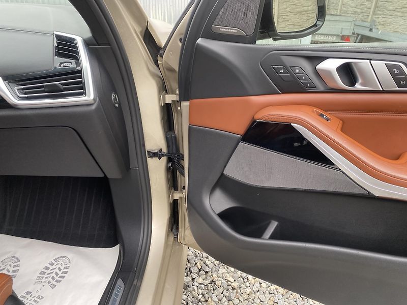 BMW X5 M50XD 4x4 400PS CZ DPH FULL 1A - fotka 134 z 171