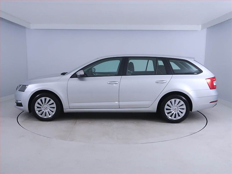 Škoda Octavia (2018) Ambition 1.6 TDI, Tempomat - fotka 3 z 16
