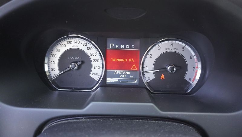 Jaguar XF 4.2 V8 PREMIUM LUXURY - fotka 17 z 29