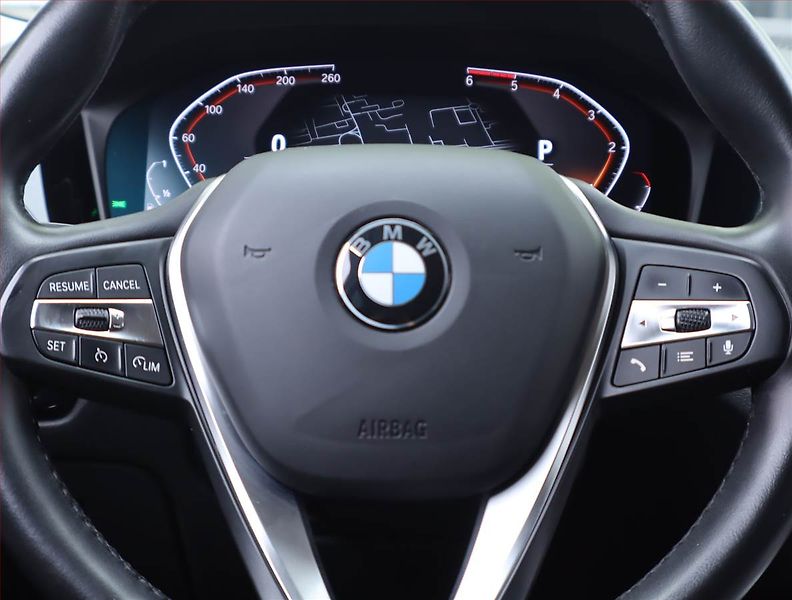 BMW Řada 3 (2020) 330 d xDrive, 4X4, Automat - fotka 16 z 18