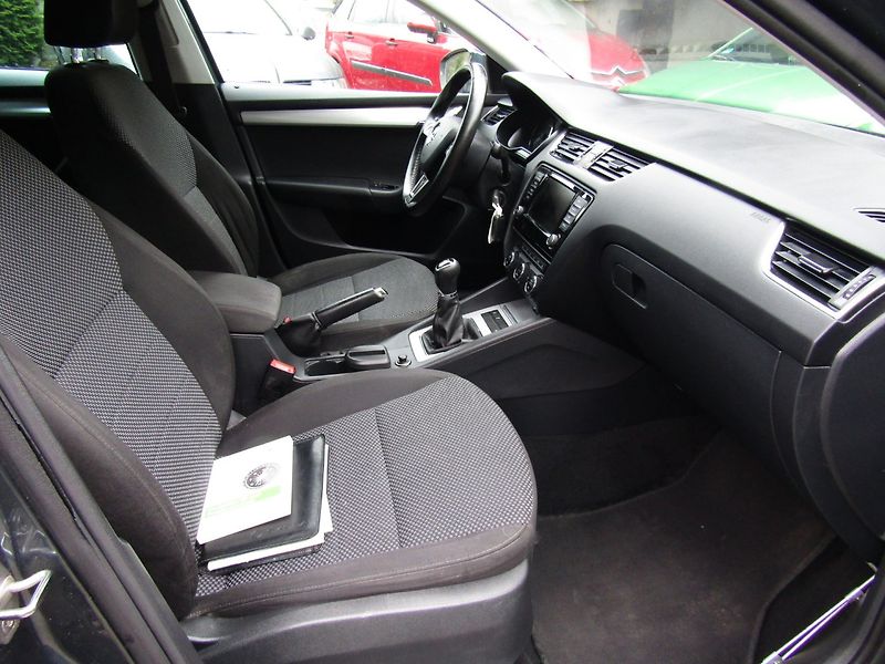 Škoda Octavia (2016) 1.6 TDI 81kW   VÝHŘEVY - fotka 28 z 41