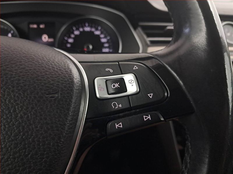 Volkswagen Passat (2016) Highline 2.0 TDI, Kůže, Navi - fotka 17 z 18