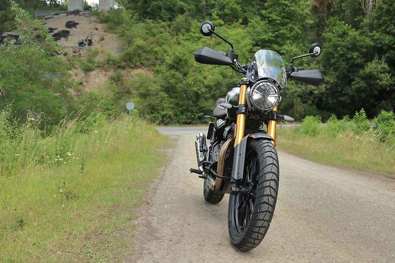 Čtyřstovky Scrambler X a Speed otevírají dveře ke značce Triumph mladým či začínajícím jezdcům.