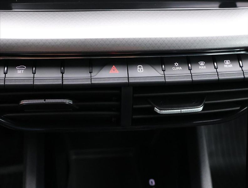 Škoda Octavia 2,0 TDI 85kW Ambition CZ DPH - fotka 25 z 35