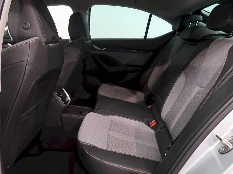 Škoda Octavia (2025) TOP SELECTION 2.0TDI 110KW DSG - fotka 15 z 39