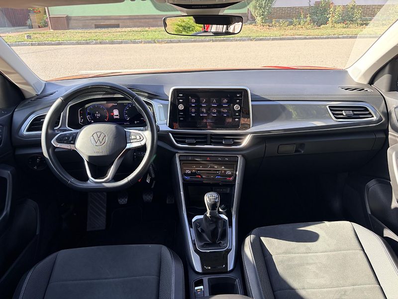 Volkswagen T-Roc 1.0TSI SPORT IQ LIGHT - fotka 21 z 46