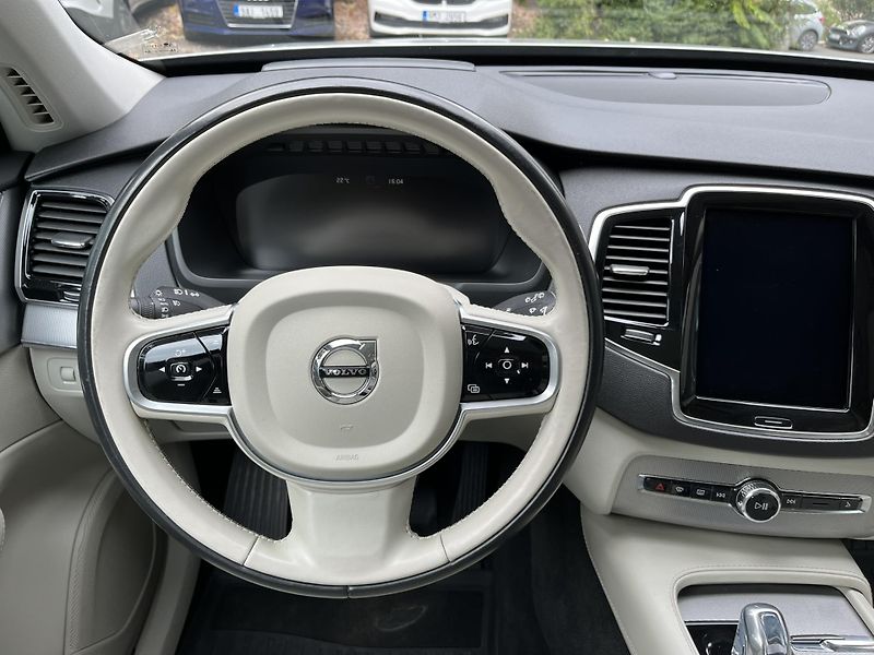 Volvo XC90 (2016) T8 AWD TWIN-ENGINE INSCRIPTION - fotka 23 z 47