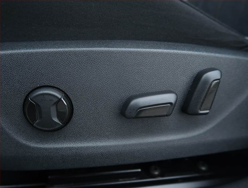 Škoda Kamiq (2019) 1.6 TDI, Automat, Navi - fotka 22 z 24